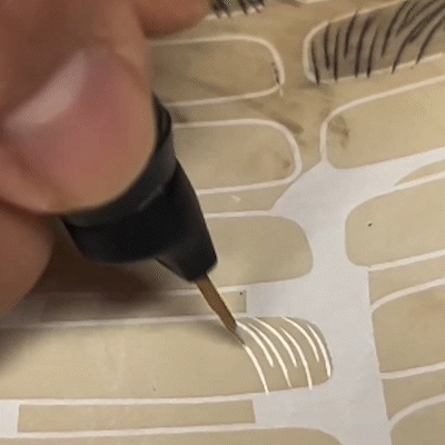 Chems pratique des techniques de microblading pour la création de traits de sourcils sur latex.